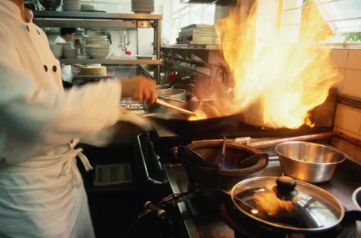 警惕餐飲油煙異味！北京執(zhí)行《排放標準》，最高罰款100萬！