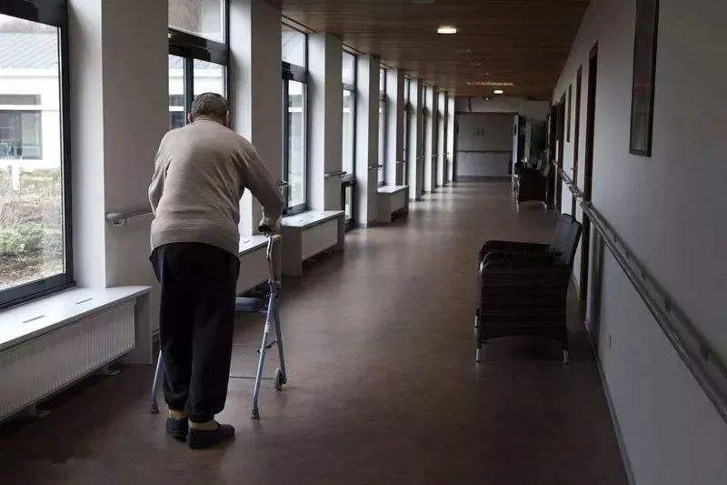 敬老院等服務機構室內空氣異味凈化解決方案.jpg 敬老院等服務機構室內空氣異味凈化解決方案.jpg