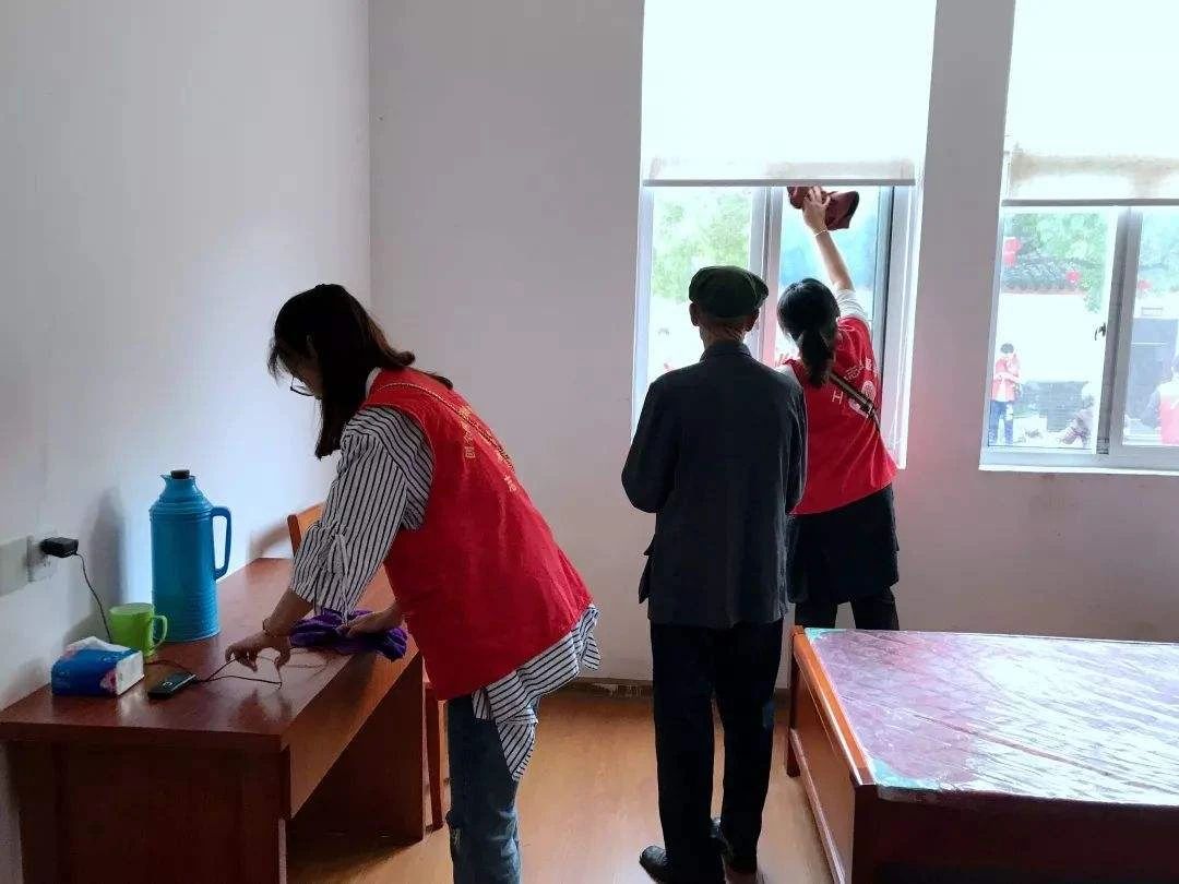 敬老院等服務機構室內空氣異味凈化解決方案.jpg 敬老院等服務機構室內空氣異味凈化解決方案.jpg